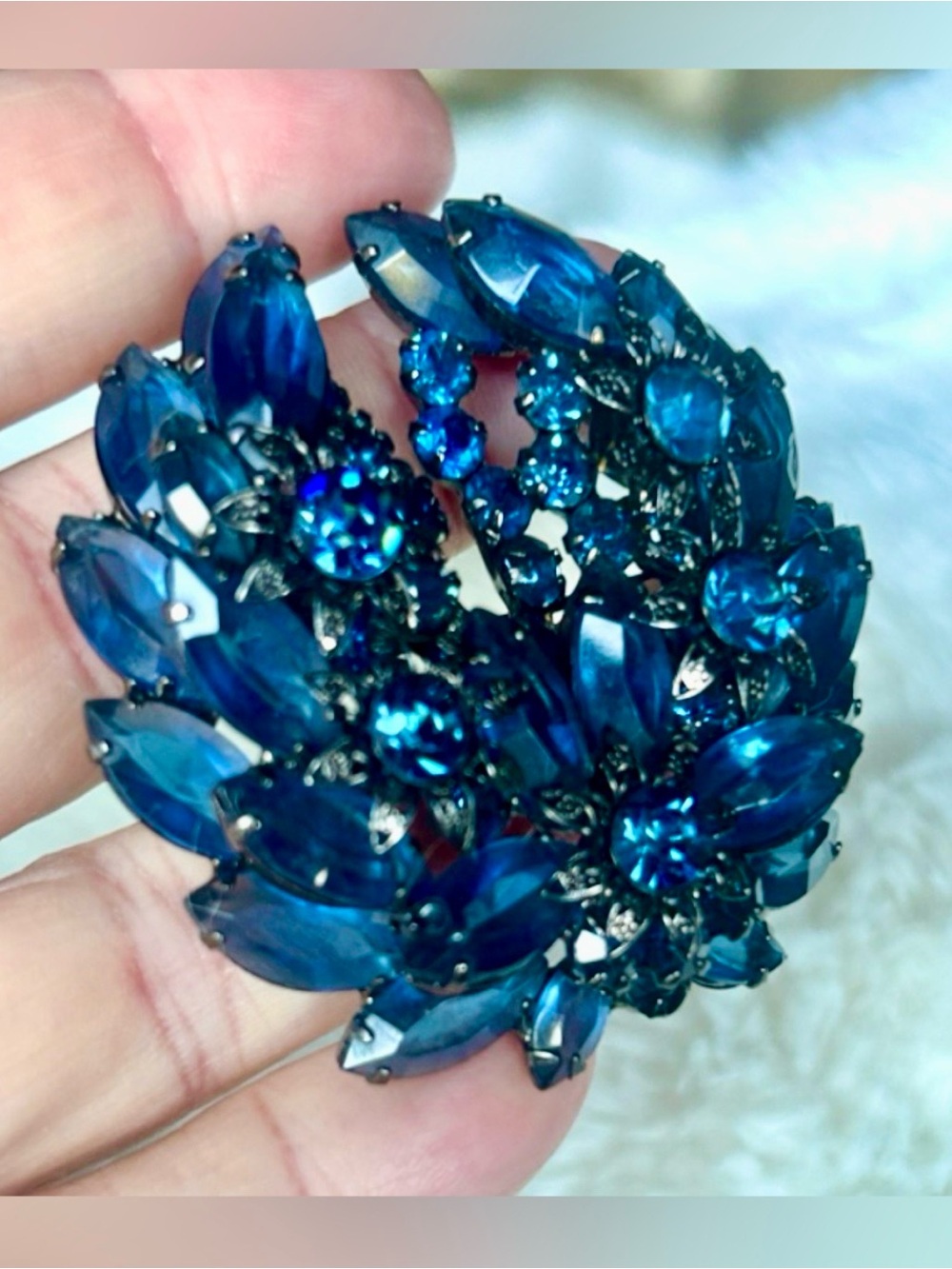 DO NOT BUY HOLD FOR SUNNYBEAR  DeLizza & Elster (Juliana) Cobalt Blue Crystal - Picture 4 of 15